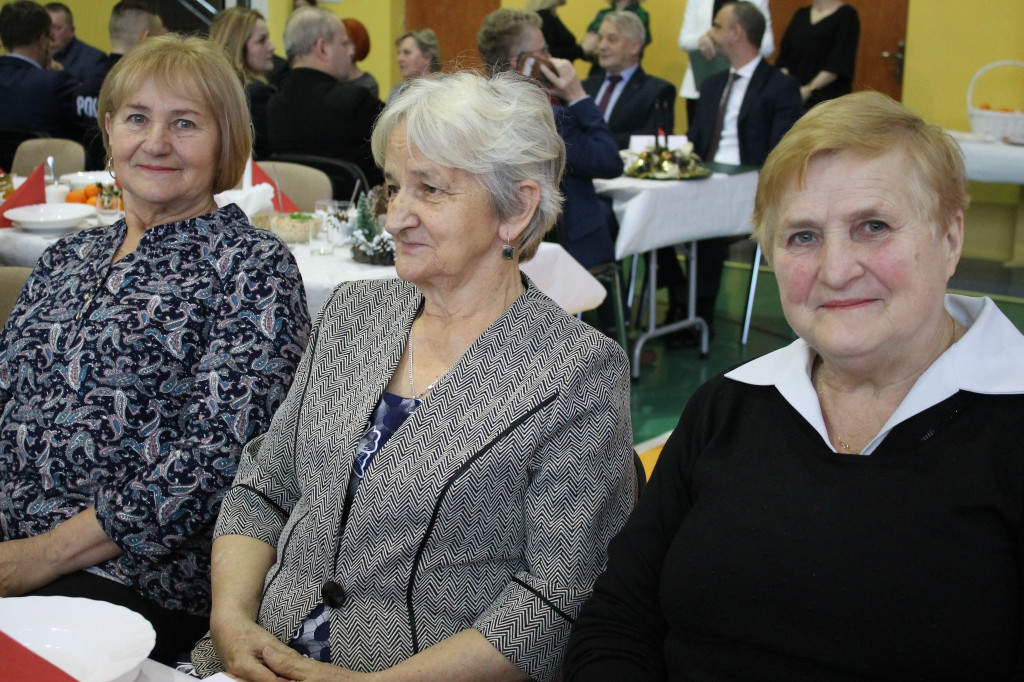 Starsi i samotni zasiedli przy wigilijnym stole [zdjęcia]