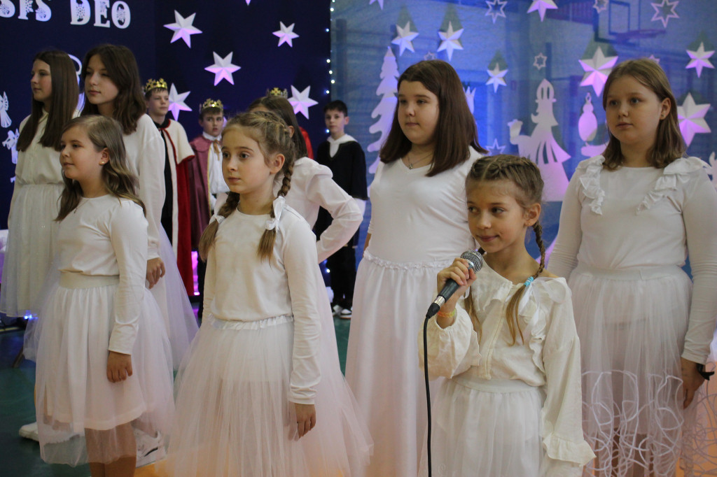 Starsi i samotni zasiedli przy wigilijnym stole [zdjęcia]