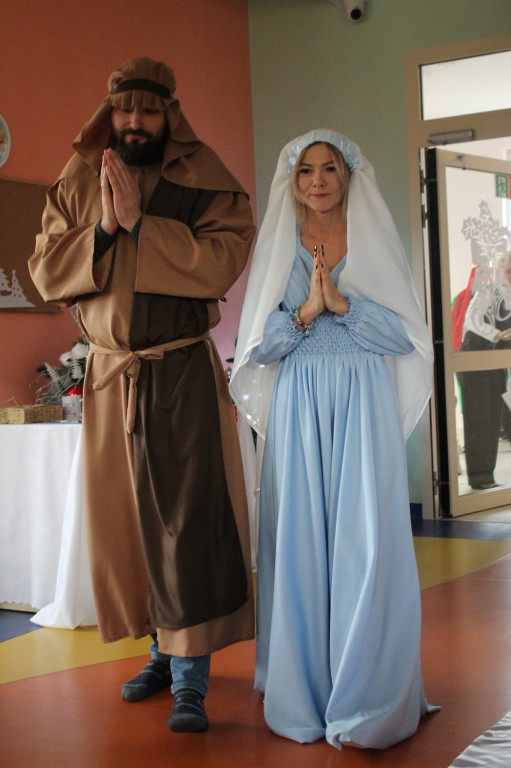 Rodzinne jasełka w Smykowie. Dzieci wystąpiły wspólnie z rodzicami [zdjęcia]