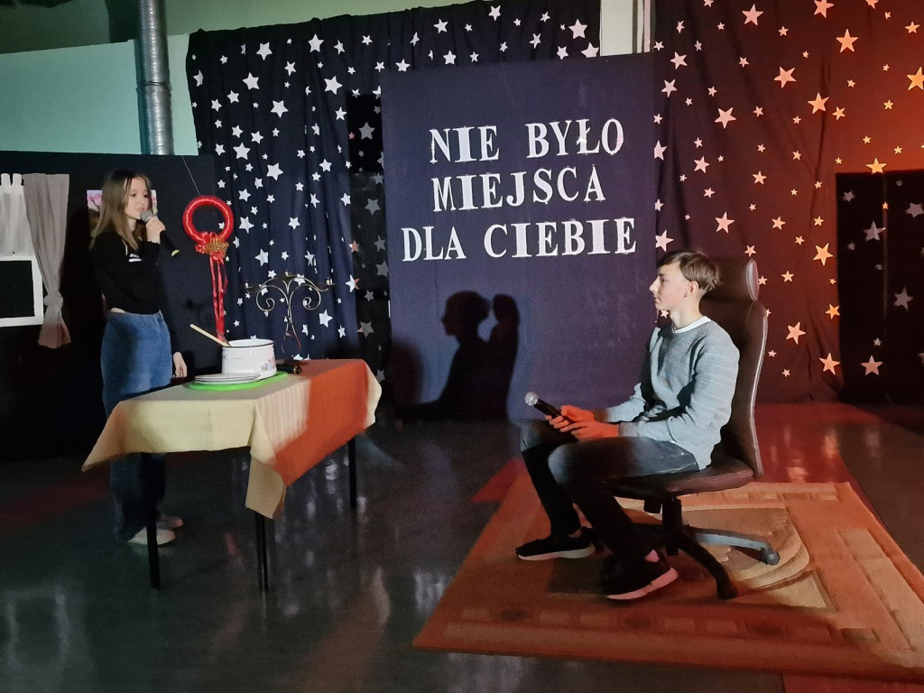 Świątecznie w Gowarczowie: jasełka, kolędy i pastorałki w wykonaniu uczniów