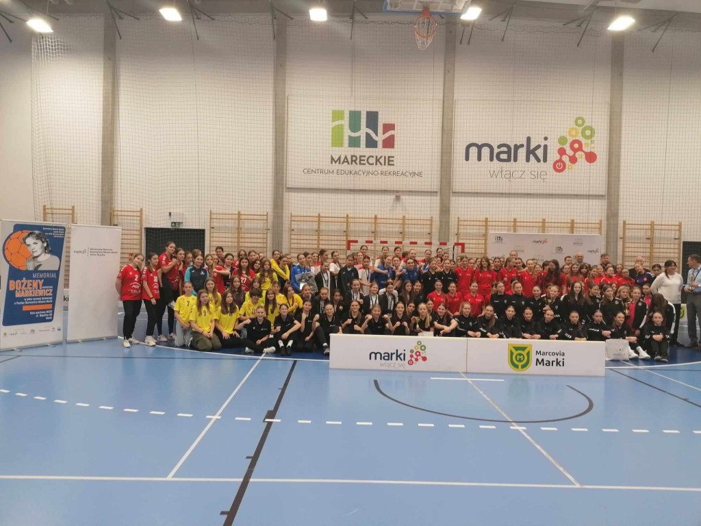 Olimpijki zagrały na turnieju w Markach [zdjęcia]