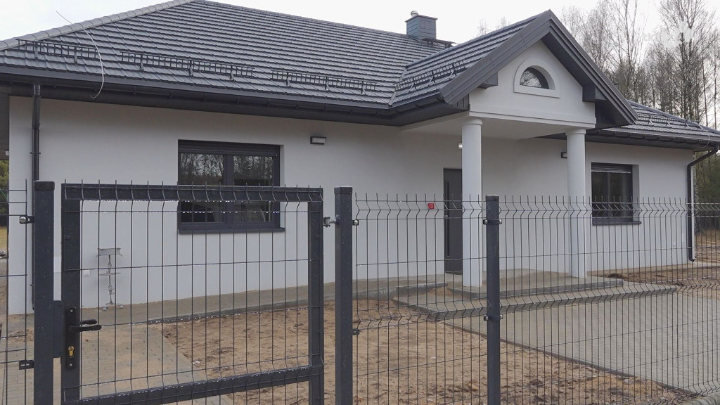 Świetlice pną się do góry. Sprawdzamy jak idzie realizacja wielkiego projektu [wideo, zdjęcia]