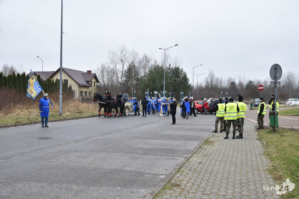 Trzej Królowie spotkali się na rynku w Końskich [wideo, zdjęcia]