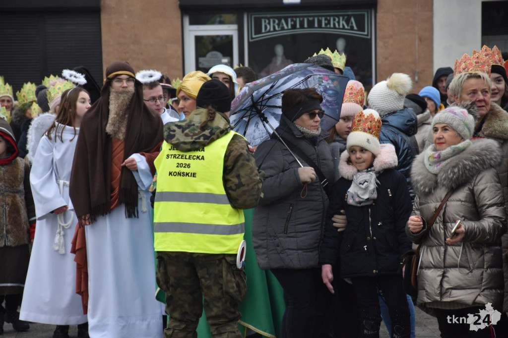 Trzej Królowie spotkali się na rynku w Końskich [wideo, zdjęcia]