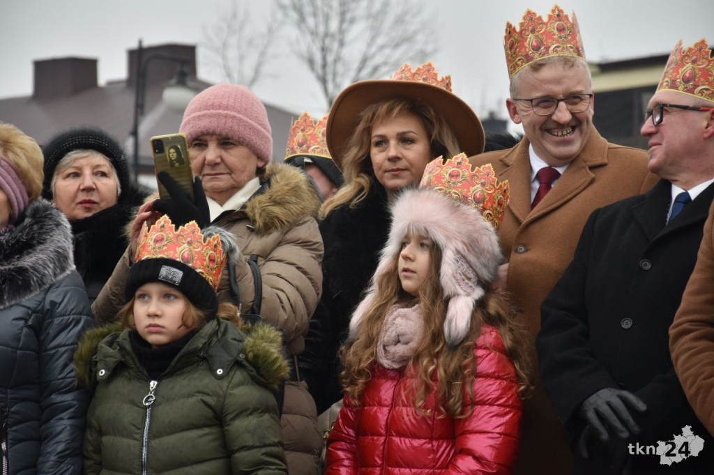 Trzej Królowie spotkali się na rynku w Końskich [wideo, zdjęcia]