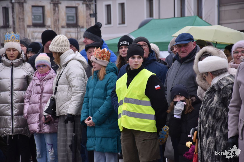Trzej Królowie spotkali się na rynku w Końskich [wideo, zdjęcia]