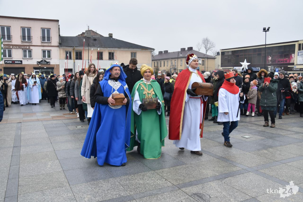 Trzej Królowie spotkali się na rynku w Końskich [wideo, zdjęcia]