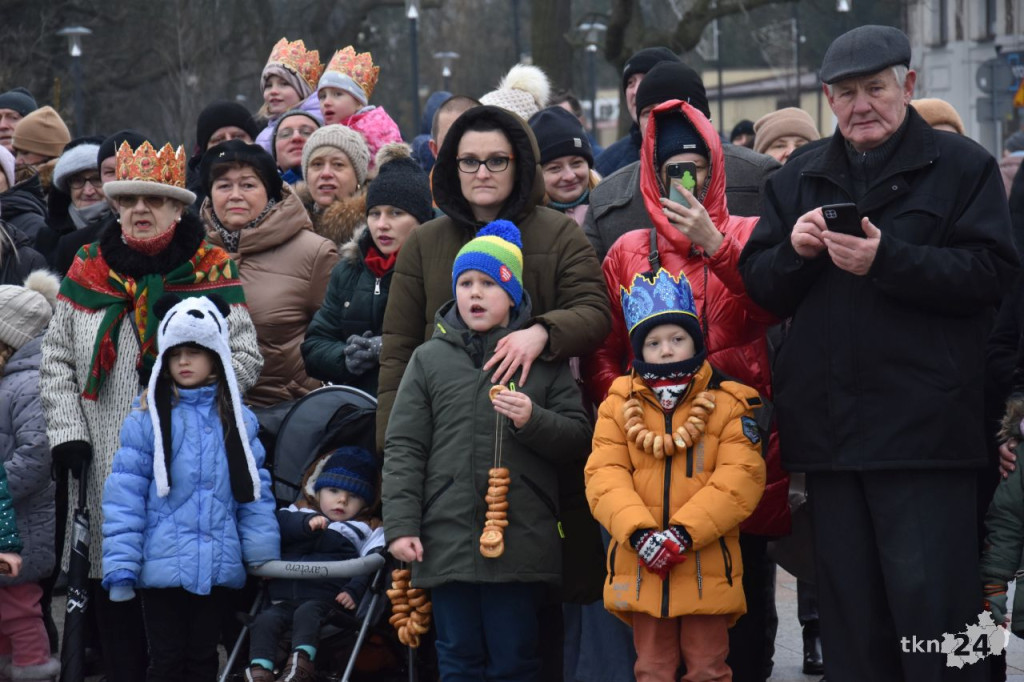 Trzej Królowie spotkali się na rynku w Końskich [wideo, zdjęcia]