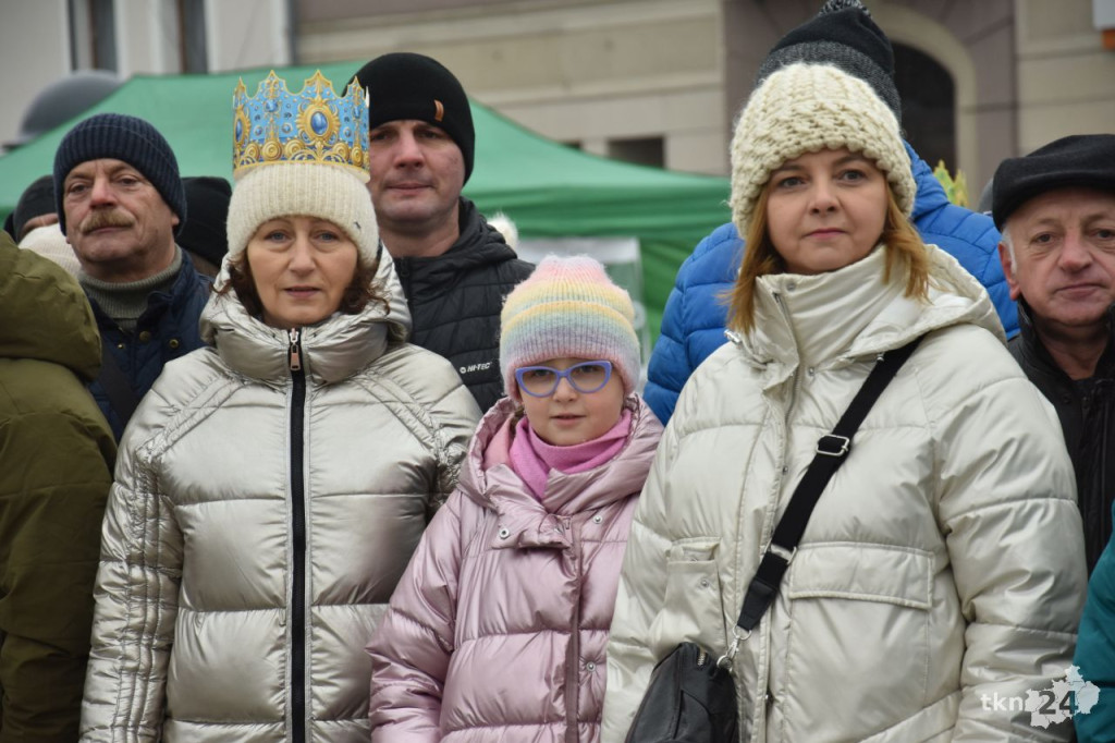 Trzej Królowie spotkali się na rynku w Końskich [wideo, zdjęcia]