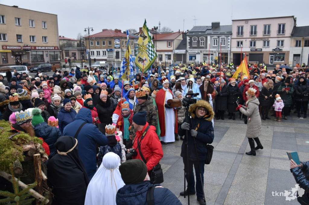 Trzej Królowie spotkali się na rynku w Końskich [wideo, zdjęcia]