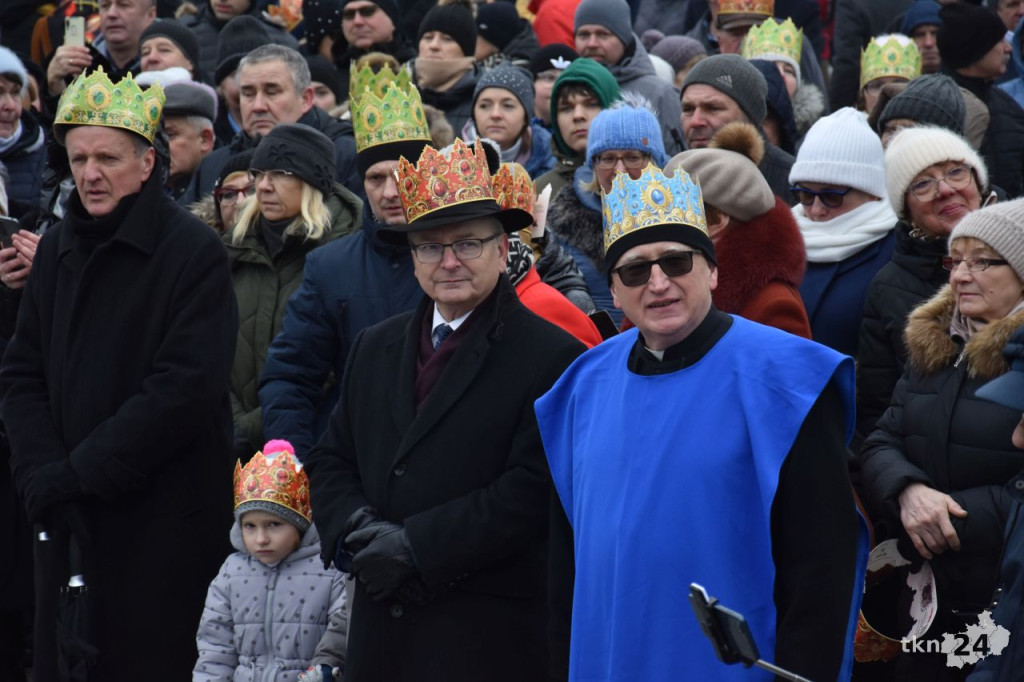 Trzej Królowie spotkali się na rynku w Końskich [wideo, zdjęcia]