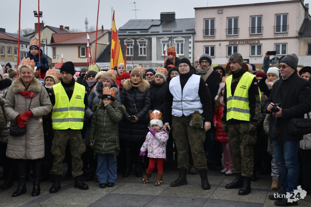 Trzej Królowie spotkali się na rynku w Końskich [wideo, zdjęcia]