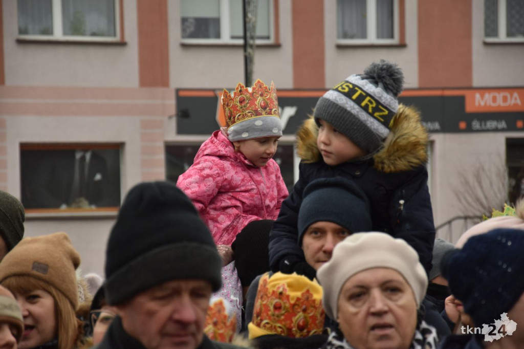 Trzej Królowie spotkali się na rynku w Końskich [wideo, zdjęcia]