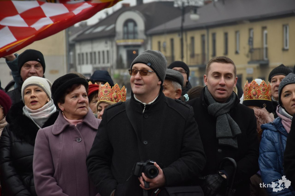 Trzej Królowie spotkali się na rynku w Końskich [wideo, zdjęcia]
