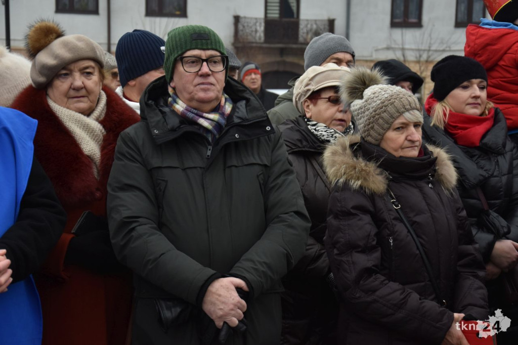 Trzej Królowie spotkali się na rynku w Końskich [wideo, zdjęcia]