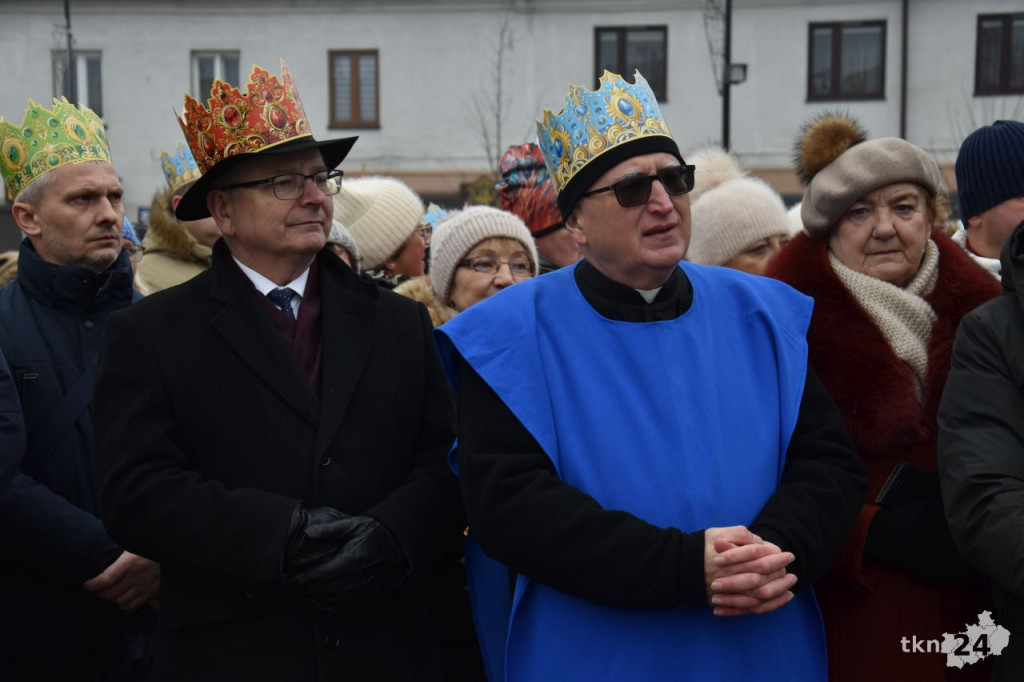 Trzej Królowie spotkali się na rynku w Końskich [wideo, zdjęcia]