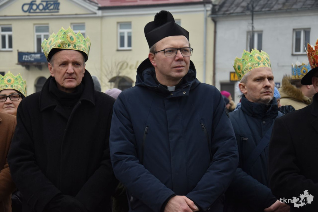 Trzej Królowie spotkali się na rynku w Końskich [wideo, zdjęcia]
