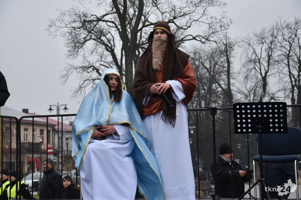 Trzej Królowie spotkali się na rynku w Końskich [wideo, zdjęcia]