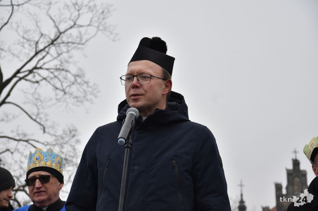 Trzej Królowie spotkali się na rynku w Końskich [wideo, zdjęcia]
