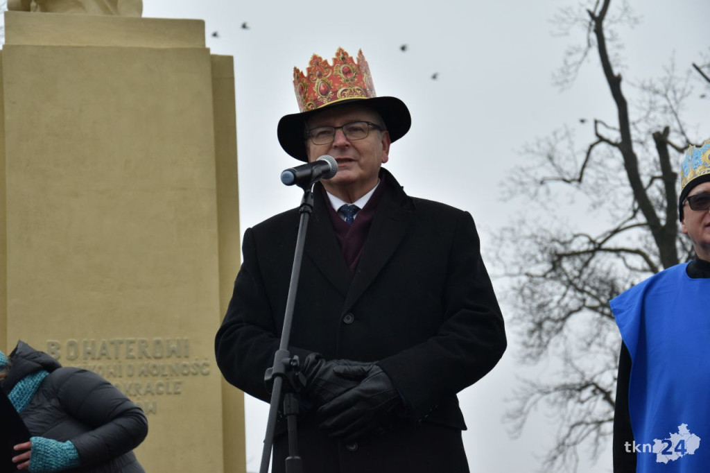 Trzej Królowie spotkali się na rynku w Końskich [wideo, zdjęcia]