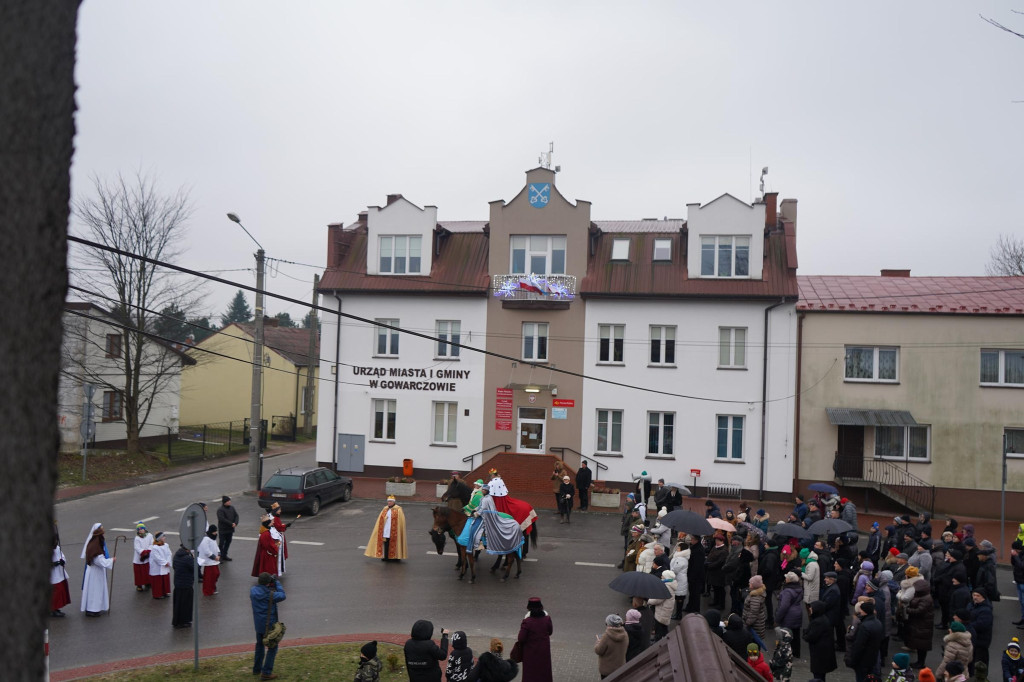Trzej Królowie przemaszerowali ulicami Gowarczowa [zdjęcia]