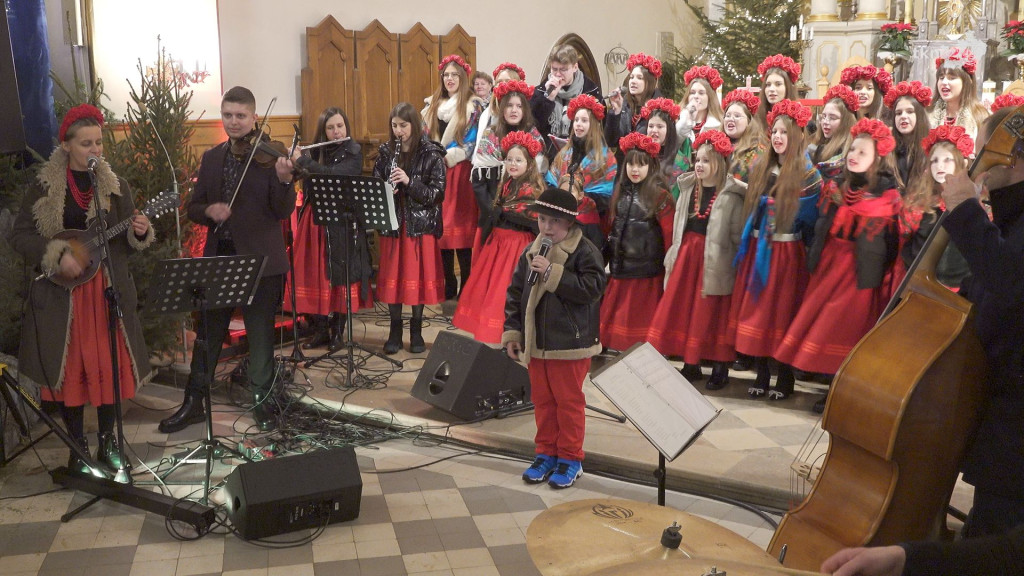 Guzowianki zagrały i zaśpiewały w Kolegiacie [wideo, zdjęcia]