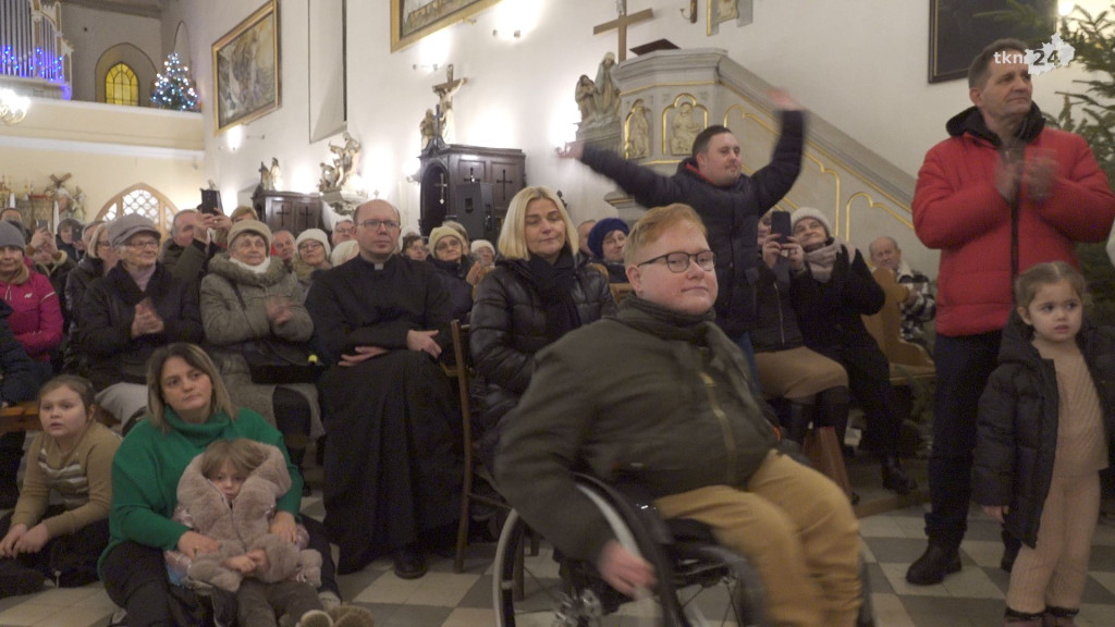 Guzowianki zagrały i zaśpiewały w Kolegiacie [wideo, zdjęcia]