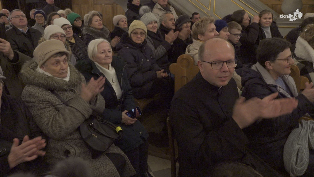 Guzowianki zagrały i zaśpiewały w Kolegiacie [wideo, zdjęcia]