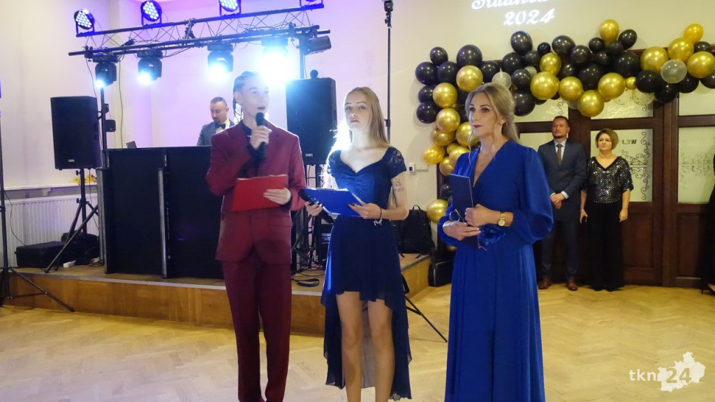 Bal na 200 osób. Wspaniała studniówka Nowego Ogólniaka [wideo, foto]