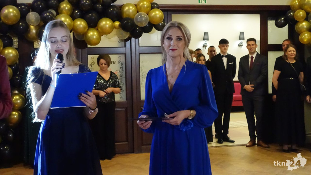 Bal na 200 osób. Wspaniała studniówka Nowego Ogólniaka [wideo, foto]