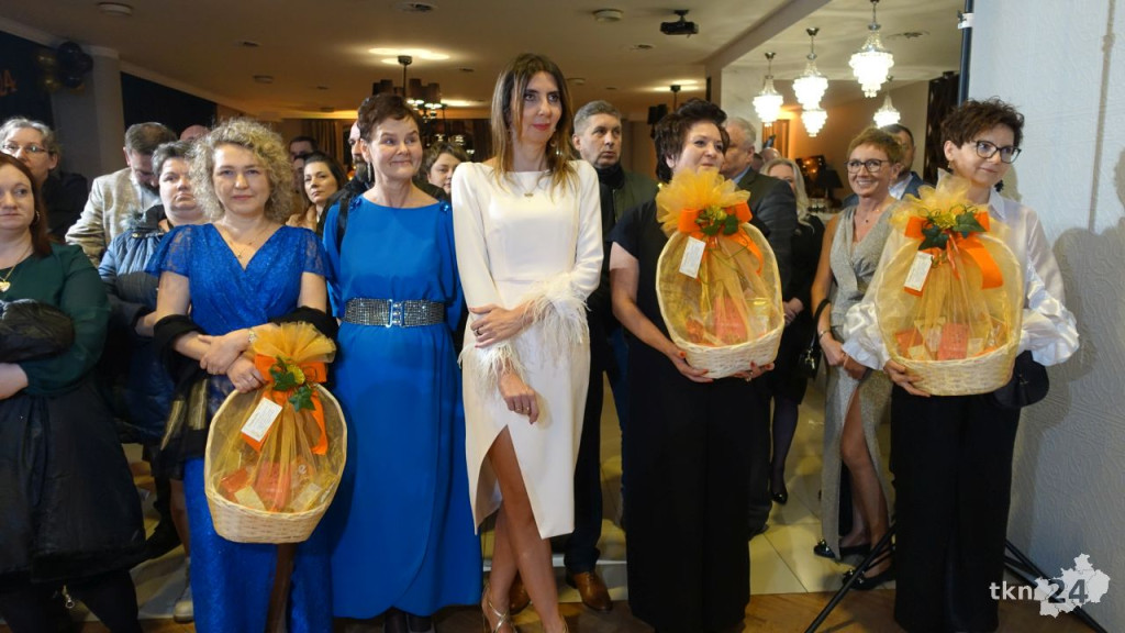 Bal na 200 osób. Wspaniała studniówka Nowego Ogólniaka [wideo, foto]