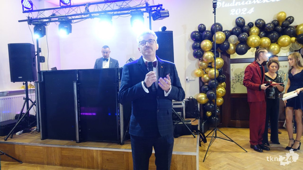 Bal na 200 osób. Wspaniała studniówka Nowego Ogólniaka [wideo, foto]