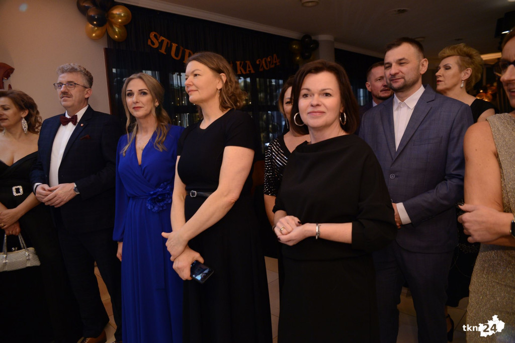 Bal na 200 osób. Wspaniała studniówka Nowego Ogólniaka [wideo, foto]