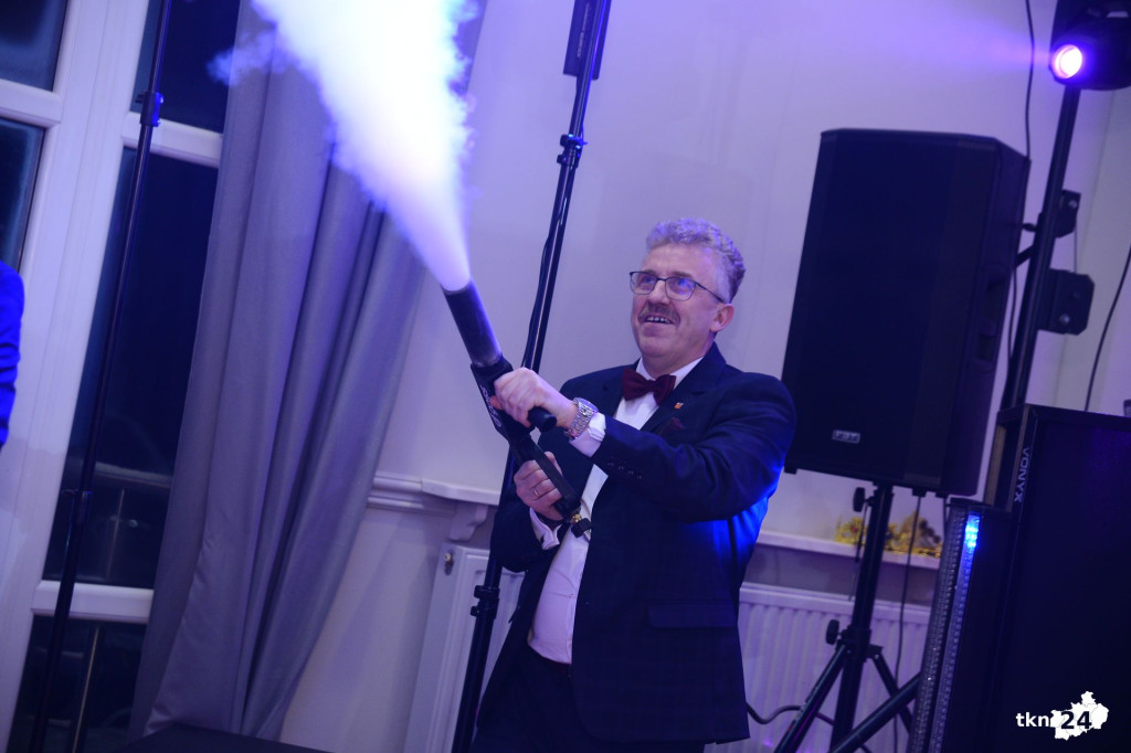 Bal na 200 osób. Wspaniała studniówka Nowego Ogólniaka [wideo, foto]
