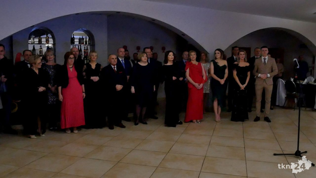 Studniówka 2024 maturzystów ze Stąporkowa [wideo, zdjęcia]