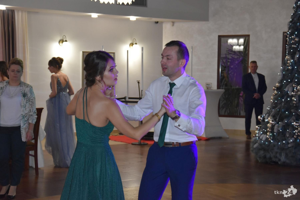 Studniówka ZDZ w Końskich po kilku latach przerwy [wideo, zdjęcia]