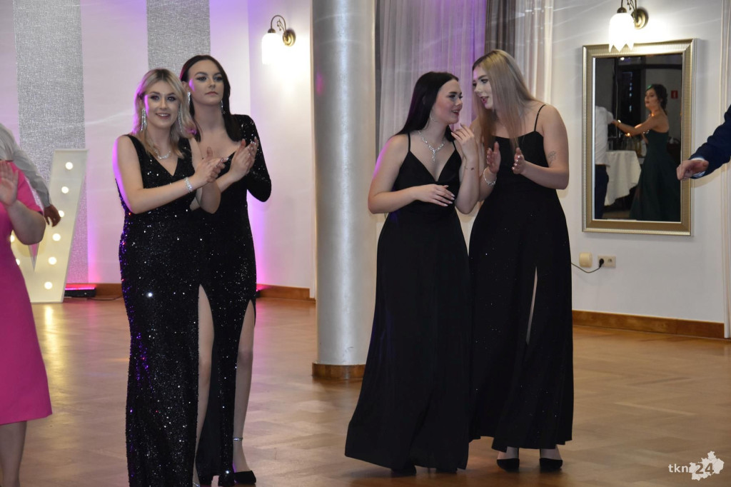 Studniówka ZDZ w Końskich po kilku latach przerwy [wideo, zdjęcia]