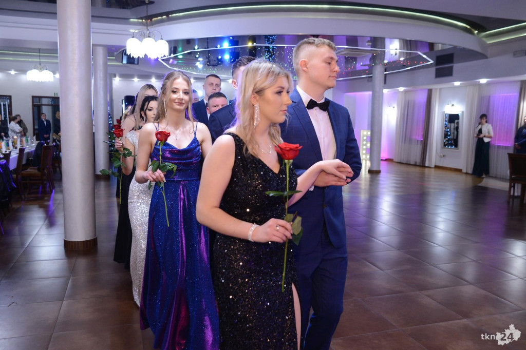 Studniówka ZDZ w Końskich po kilku latach przerwy [wideo, zdjęcia]