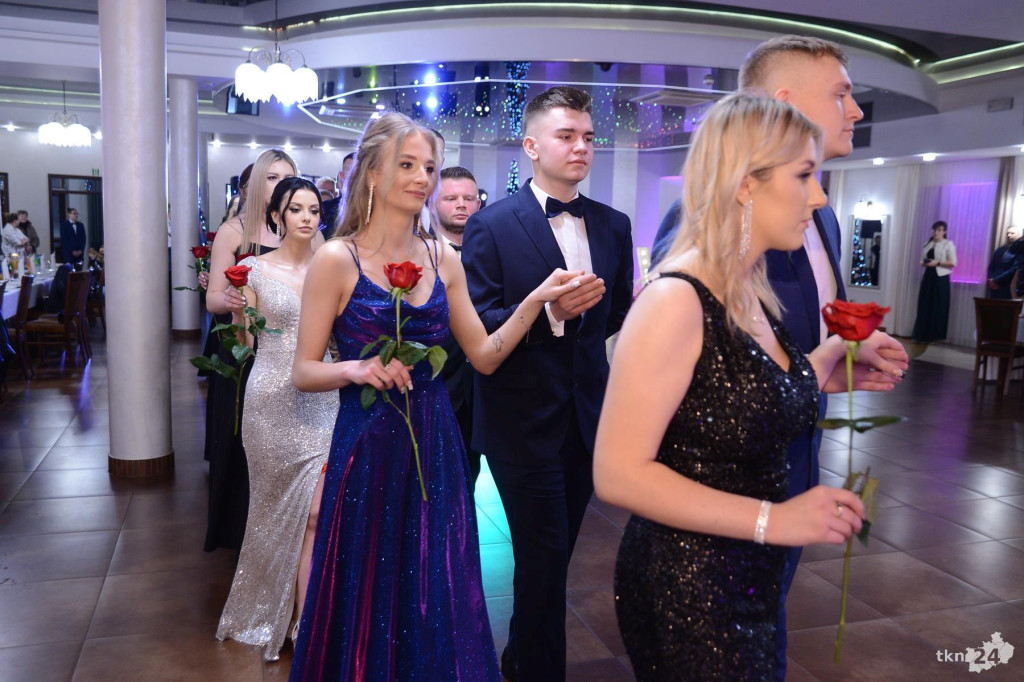 Studniówka ZDZ w Końskich po kilku latach przerwy [wideo, zdjęcia]
