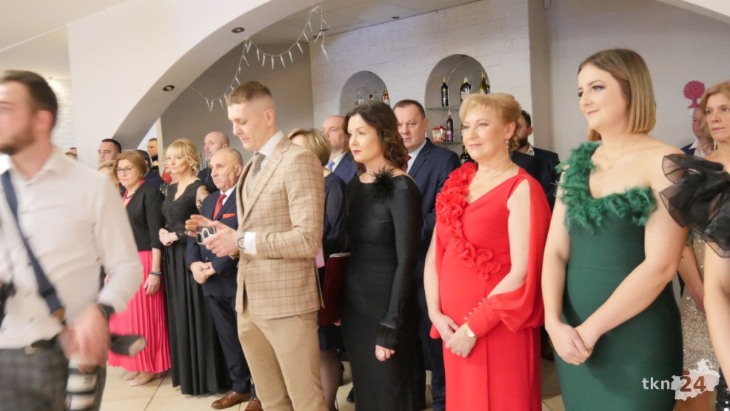 Studniówka 2024 maturzystów ze Stąporkowa [wideo, zdjęcia]