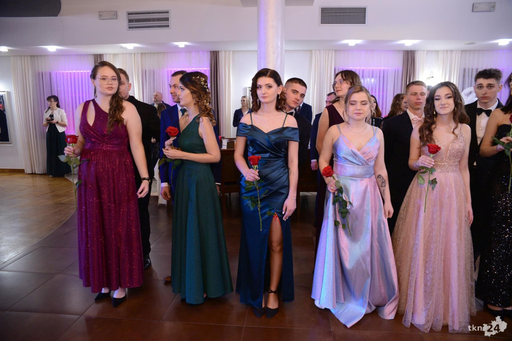 Studniówka ZDZ w Końskich po kilku latach przerwy [wideo, zdjęcia]