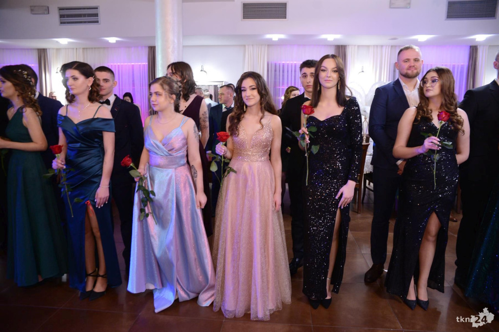 Studniówka ZDZ w Końskich po kilku latach przerwy [wideo, zdjęcia]