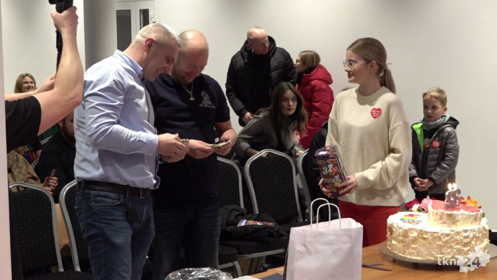 WOŚP w Końskich. Finał w KCK-u z rekordem! [wideo, zdjęcia]