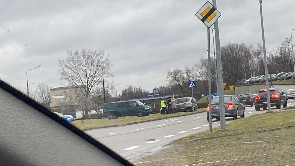 Kolizja obok Kauflandu w Końskich