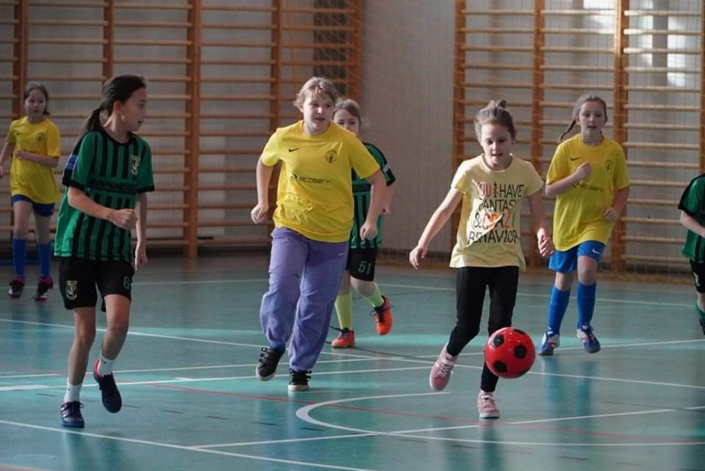 Dziewczęta z AP Champions Końskie rywalizowały w Staszowie [zdjęcia]