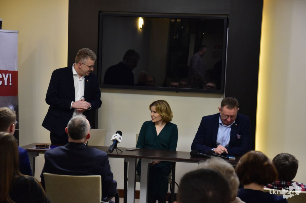 Robert Telus i Anna Krupka na otwartym spotkaniu w Końskich [wideo, zdjęcia]