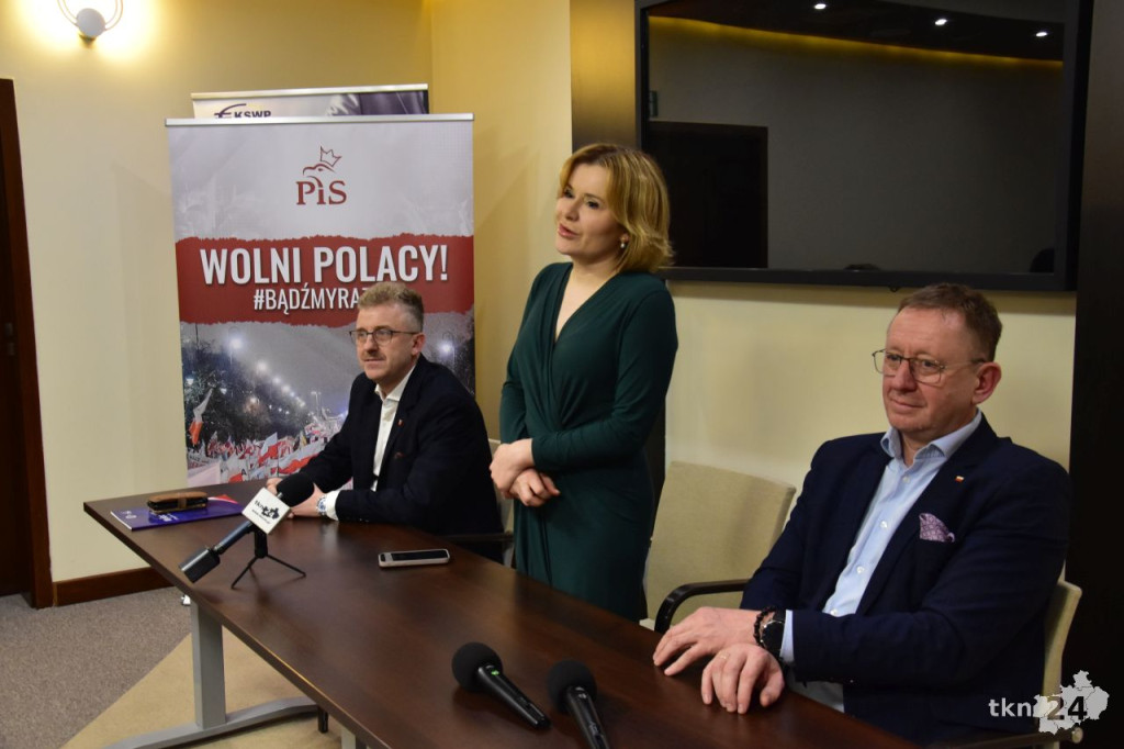 Robert Telus i Anna Krupka na otwartym spotkaniu w Końskich [wideo, zdjęcia]