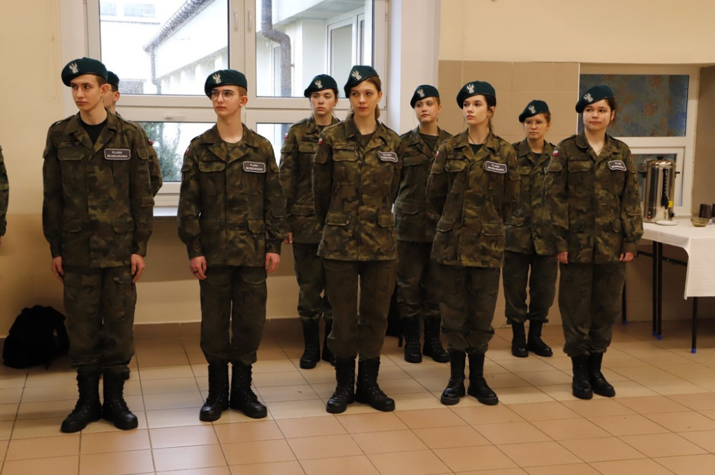 Manewry klas mundurowych w koneckim Mechaniku [zdjęcia]