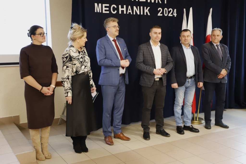 Manewry klas mundurowych w koneckim Mechaniku [zdjęcia]