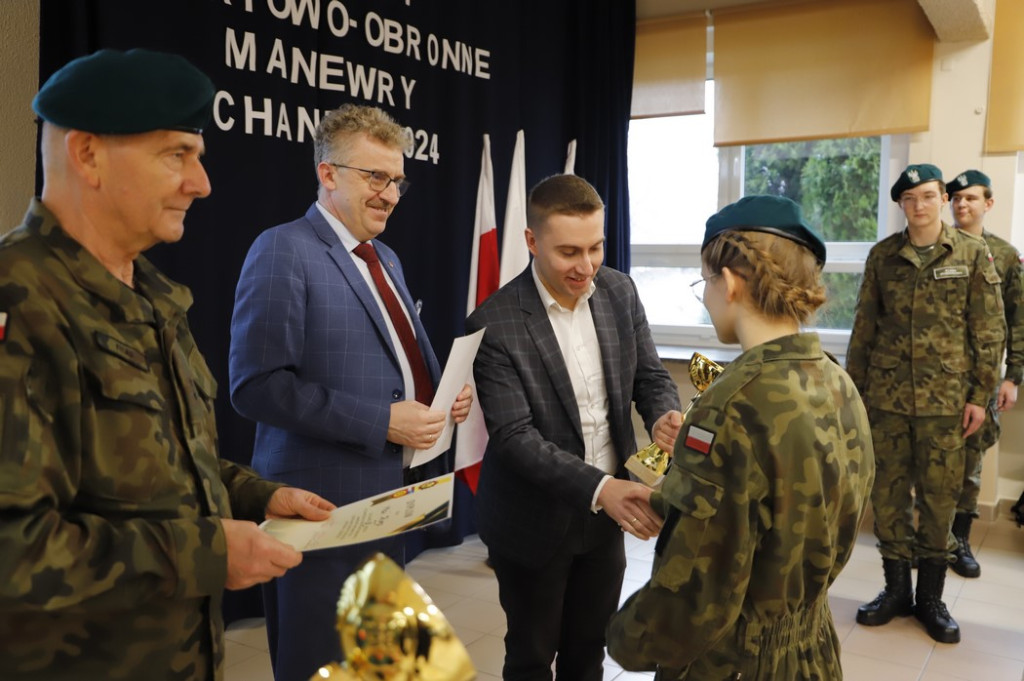 Manewry klas mundurowych w koneckim Mechaniku [zdjęcia]
